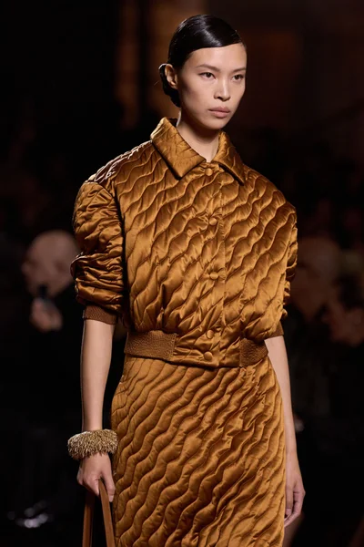 Look 97